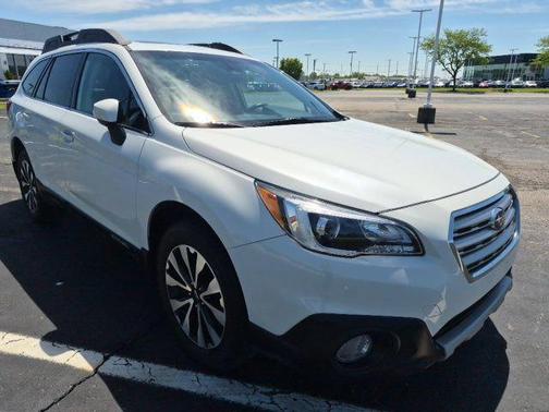 Crystal White Pearl 2017 Subaru Outback 3.6R Limited