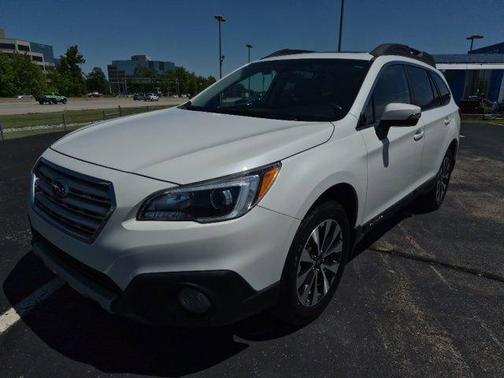 Crystal White Pearl 2017 Subaru Outback 3.6R Limited