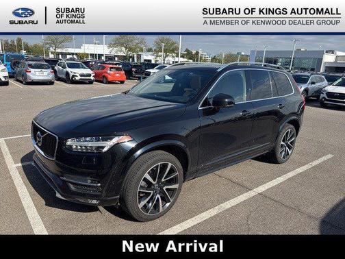 2018 Volvo XC90 T6 Momentum