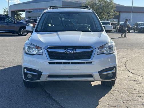 Crystal White Pearl 2018 Subaru Forester 2.5i Premium
