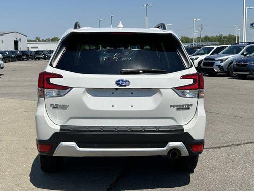 Crystal White Pearl 2020 Subaru Forester Touring