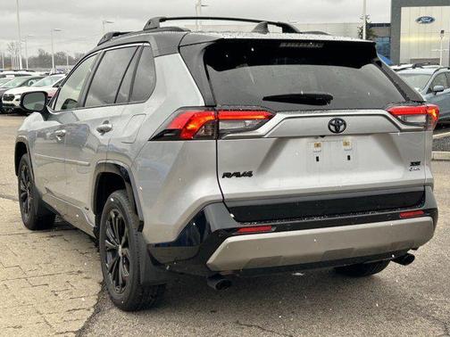 2025 Toyota RAV4 Hybrid SE