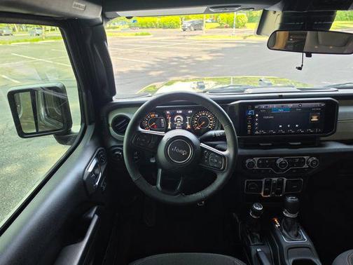 Granite Crystal Metallic Clearcoat 2024 Jeep Wrangler Sport S