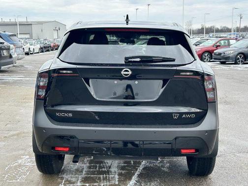 2025 Nissan Kicks SV