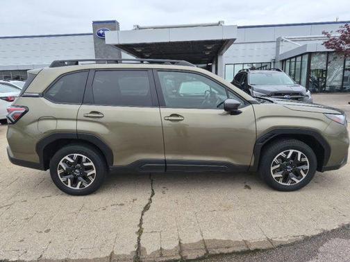 Autumn Green Metallic 2025 Subaru Forester Premium