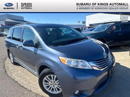 Shoreline Blue Pearl 2017 Toyota Sienna XLE