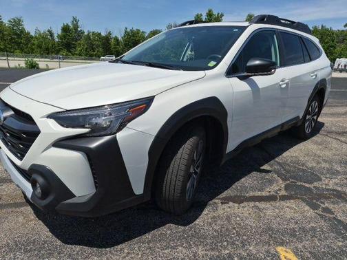Crystal White Pearl 2024 Subaru Outback Limited