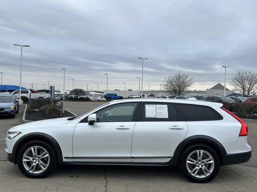 2018 Volvo V90 Cross Country T5