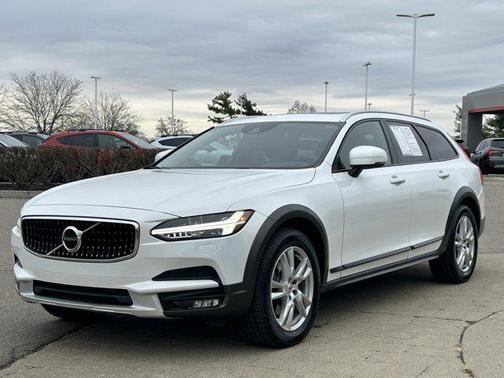 2018 Volvo V90 Cross Country T5