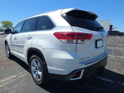 Blizzard Pearl 2019 Toyota Highlander Limited
