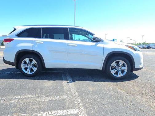 Blizzard Pearl 2019 Toyota Highlander Limited
