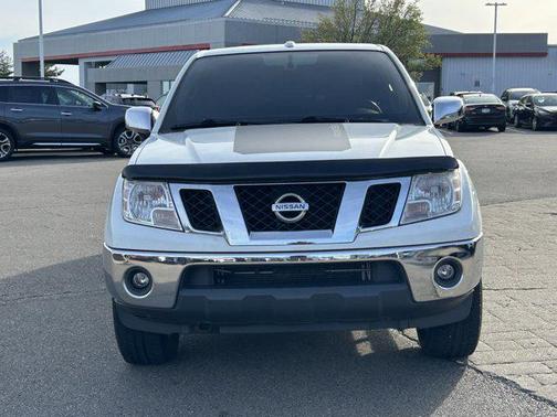 Glacier White 2016 Nissan Frontier SL