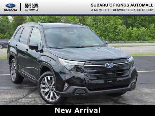 Crystal Black Silica 2025 Subaru Forester Touring