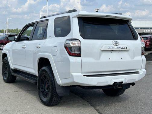 Ice Cap 2023 Toyota 4Runner SR5