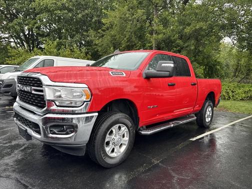 2024 RAM 2500 Big Horn Crew Cab 4x4 64' Box