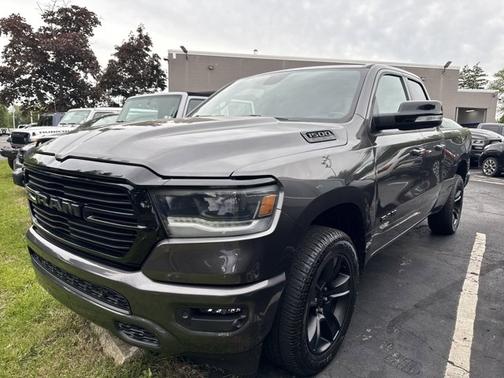 2021 RAM 1500 Big Horn Quad Cab 4x4 64' Box