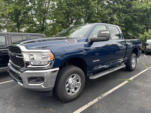 2024 RAM 2500 Big Horn Crew Cab 4x4 64' Box