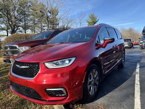 2024 Chrysler Pacifica Hybrid Pinnacle