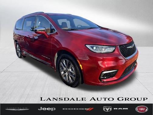 2024 Chrysler Pacifica Hybrid Pinnacle