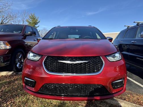 2024 Chrysler Pacifica Hybrid Pinnacle