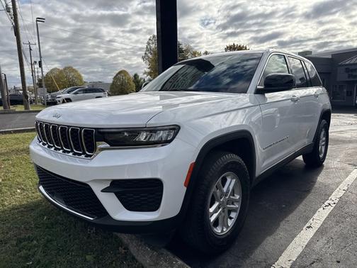 2024 Jeep Grand Cherokee Laredo 4x4