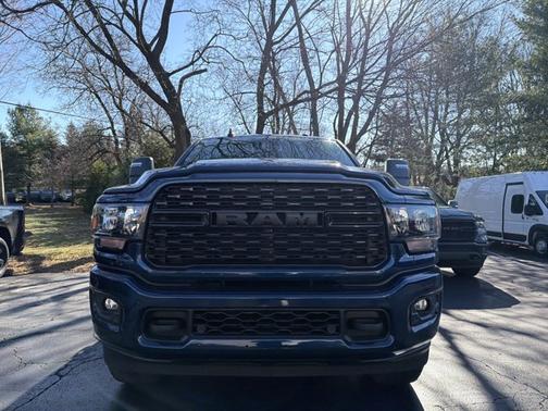 2024 RAM 2500 Big Horn Crew Cab 4x4 64' Box