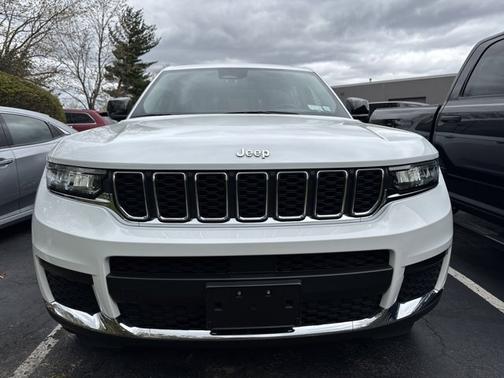 2023 Jeep Grand Cherokee L Laredo 4x4