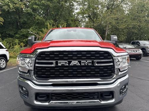 2024 RAM 2500 Big Horn Crew Cab 4x4 64' Box