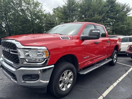 2024 RAM 2500 Big Horn Crew Cab 4x4 64' Box