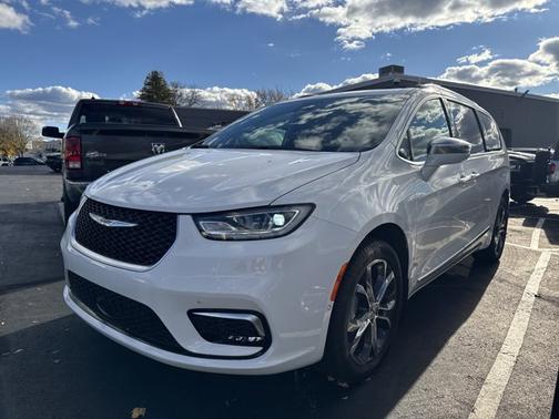 2024 Chrysler Pacifica Pinnacle AWD