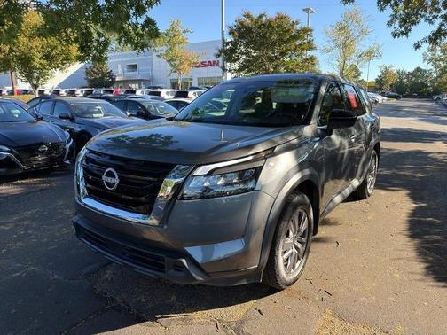 2023 Nissan Pathfinder S