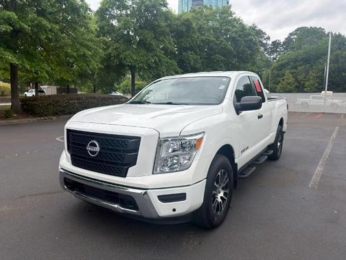 Glacier White 2024 Nissan Titan SV