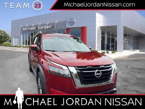 2023 Nissan Pathfinder SL