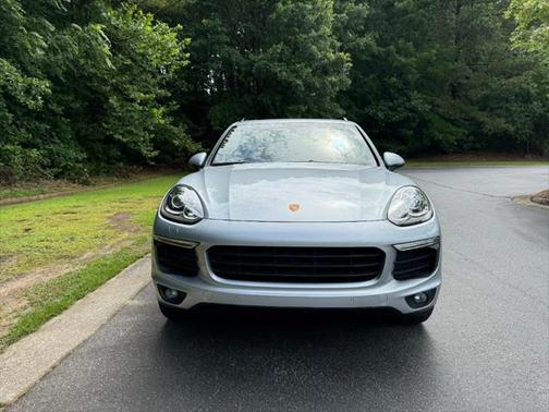 2017 Porsche Cayenne Platinum Edition