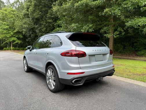 2017 Porsche Cayenne Platinum Edition