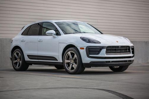 2022 Porsche Macan Base