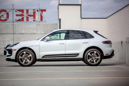 2022 Porsche Macan Base