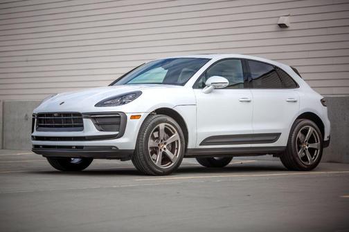 2022 Porsche Macan Base