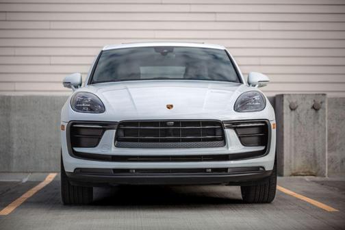 2022 Porsche Macan Base