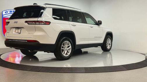 2022 Jeep Grand Cherokee L Laredo