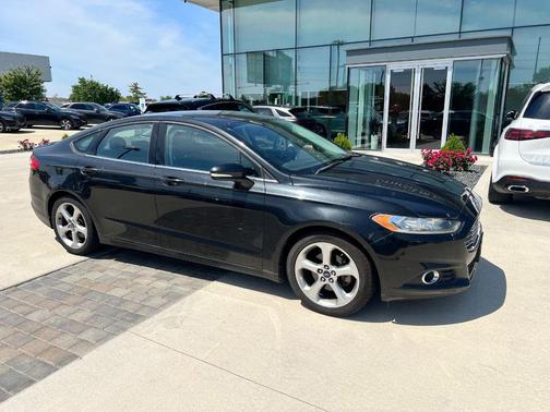 TUXEDO BLACK METALLIC 2013 Ford Fusion SE