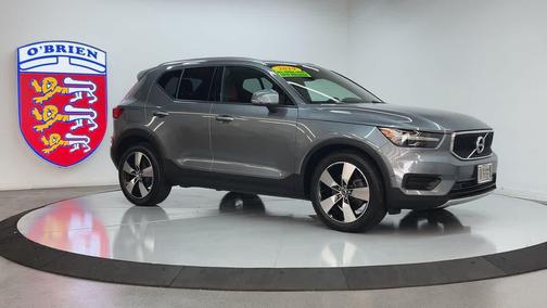 2019 Volvo XC40 T5 Momentum