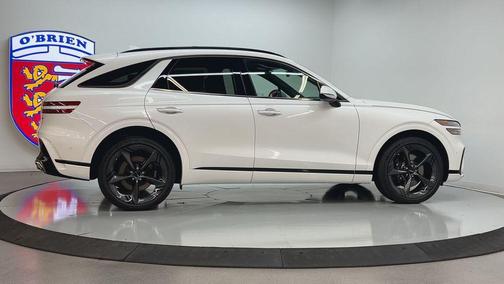 Uyuni White 2026 Genesis GV70 2.5T Sport Prestige