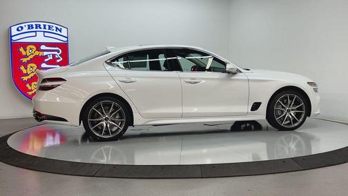 Uyuni White 2026 Genesis G70 2.5T AWD Prestige