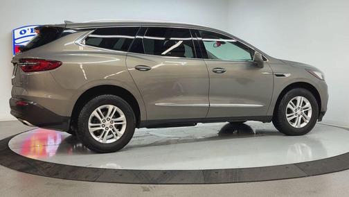 Pepperdust Metallic 2018 Buick Enclave Essence