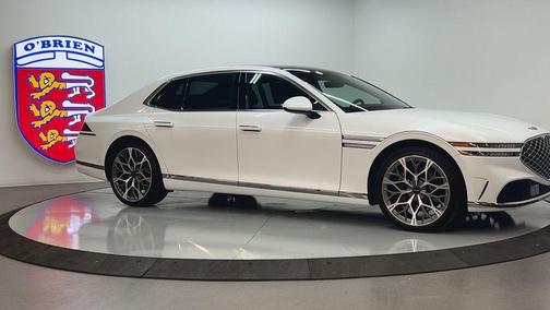 Uyuni White 2026 Genesis G90 e-SC