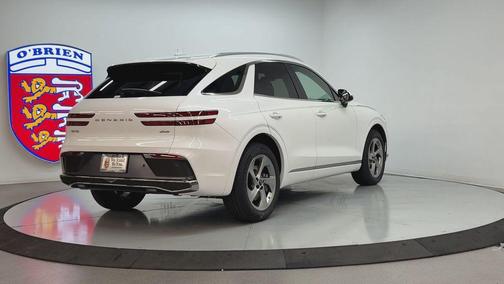 Uyuni White 2026 Genesis GV70 2.5T
