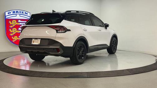 Glacier White Pearl/Ebony Black Roof 2024 Kia Sportage S