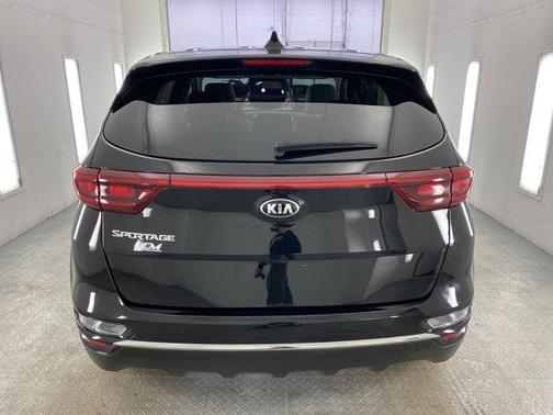 Photo 5 of 25 of 2020 Kia Sportage LX