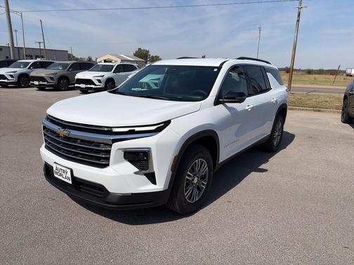 Summit White 2027 Chevrolet Traverse LT